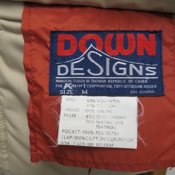 Vintage Reversible  "Down Designs" Vest- size M - Picture 6 of 8